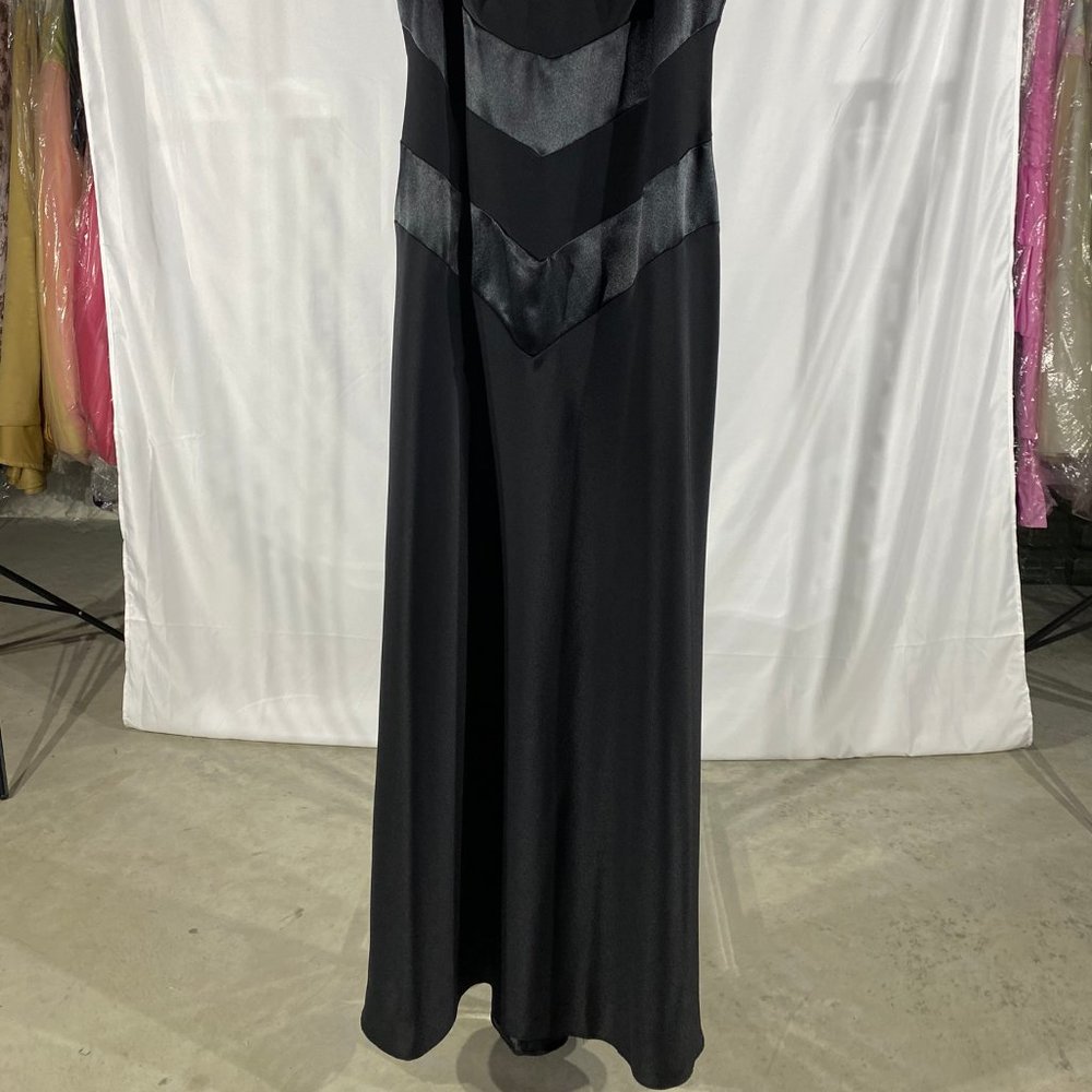 Roberta - Dress - Picture 2 of 7